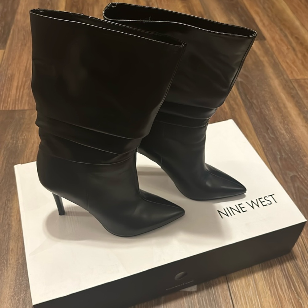Nine West Tasta dress boots.
Pointed Toe
Pull on Closure
Slouch boots